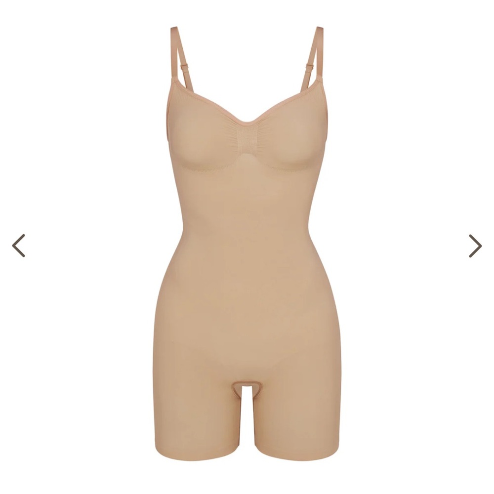 SCULPTING BODYSUIT MID THIGH W. OPEN GUSSET | CLAY
